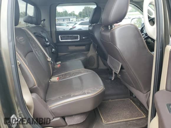 2012 Ram 1500 Laramie Longhorn z VIN 1C6RD7PT2CS152043, wystawiony jako Copart lot #81744855 z przebiegiem 189 713 mil mil oraz Szkoda całkowita • Salvage title. Historia ofert i sprzedaży dostępna na DreamBid. Obrazek 10.