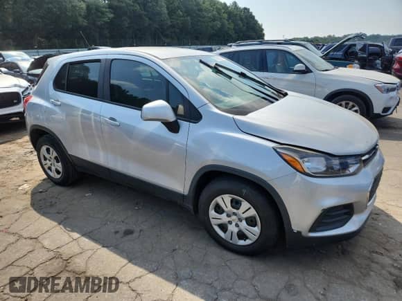 2018 Chevrolet Trax LS z VIN 3GNCJKSB1JL245406, wystawiony jako Copart lot #71591095 z przebiegiem 118 764 mil mil oraz Szkoda całkowita • Salvage title. Historia ofert i sprzedaży dostępna na DreamBid. Obrazek 4.