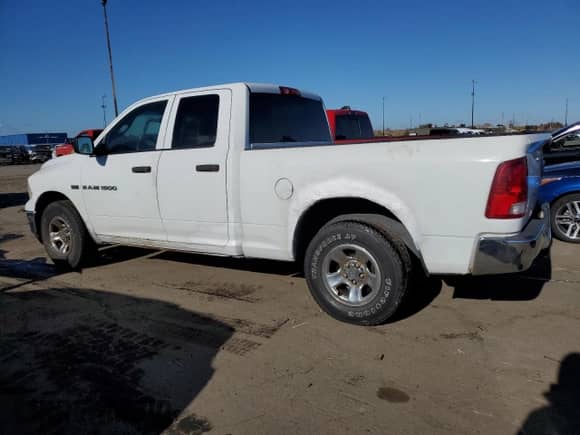 2011 Ram 1500 Big Horn with VIN 1D7RV1GT2BS652744, listed as a Copart auction lot 90274985 with 160,379 mi miles and Clean title. Bid and sale history available at DreamBid. Image 2.