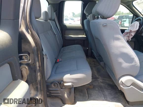 2014 Ford F-150 XL z VIN 1FTEX1CMXEFB38168, wystawiony jako IAAI lot #42660051 z przebiegiem 330 522 mil mil oraz . Historia ofert i sprzedaży dostępna na DreamBid. Obrazek 8.