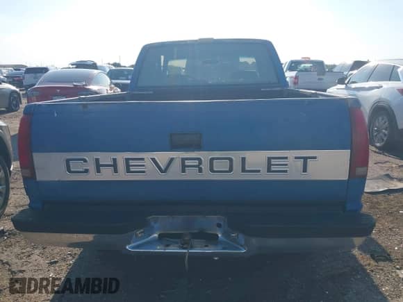 1993 Chevrolet Silverado 1500 с VIN 2GCEC19Z1P1107559, выставлен на аукционе IAAI как лот 43184243 с пробегом 553 256 миль миль и . История ставок и продаж доступна на DreamBid. Изображение 16.