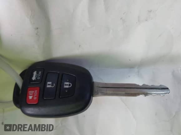 2016 Toyota Camry XLE with VIN 4T1BF1FK5GU136919, listed as a IAAI auction lot 43248056 with 97,053 mi miles and . Bid and sale history available at DreamBid. Image 11.