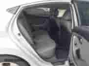 2013 Hyundai Elantra GLS z VIN KMHDH4AE9DU627379, wystawiony jako IAAI lot #42373848 z przebiegiem 122 490 mil mil oraz . Historia ofert i sprzedaży dostępna na DreamBid. Obrazek 8.