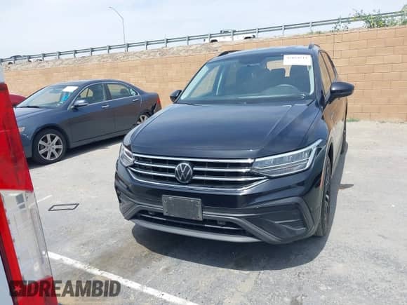2022 Volkswagen Tiguan S с VIN 3VV1B7AX5NM056766, выставлен на аукционе IAAI как лот 42024519 с пробегом 97 548 миль миль и . История ставок и продаж доступна на DreamBid. Изображение 12.