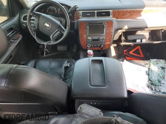 2009 Chevrolet Tahoe с VIN 1GNFK13579R108925, выставлен на аукционе Copart как лот 60170325 с пробегом Не указан миль и Списание • Salvage title. История ставок и продаж доступна на DreamBid. Изображение 8.