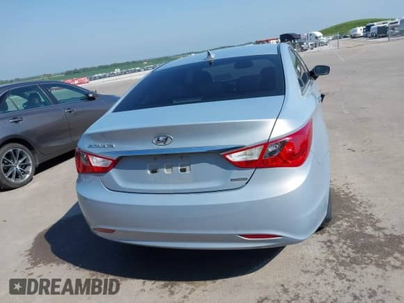 2011 Hyundai Sonata Limited with VIN 5NPEC4AC5BH175055, listed as a IAAI auction lot 42937270 with 198,552 mi miles and . Bid and sale history available at DreamBid. Image 16.