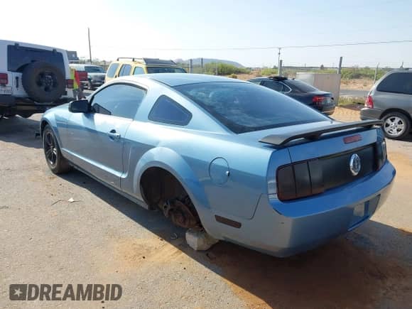 2005 Ford Mustang Deluxe с VIN 1ZVFT80N655158524, выставлен на аукционе IAAI как лот 42341019 с пробегом 169 878 миль миль и . История ставок и продаж доступна на DreamBid. Изображение 3.