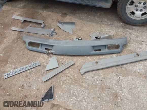 2005 Chevrolet Suburban LS с VIN 1GNEC16Z05J132564, выставлен на аукционе IAAI как лот 42614980 с пробегом 229 739 миль миль и . История ставок и продаж доступна на DreamBid. Изображение 12.