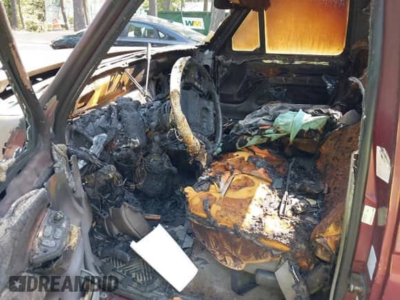 1996 Ford F-150 с VIN 1FTEF14N1TLA06585, выставлен на аукционе IAAI как лот 42393211 с пробегом Не указан миль и . История ставок и продаж доступна на DreamBid. Изображение 6.