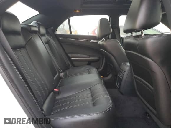 2018 Chrysler 300 S с VIN 2C3CCAGG0JH165447, выставлен на аукционе Copart как лот 81606245 с пробегом 79 159 миль миль и Списание • Salvage title. История ставок и продаж доступна на DreamBid. Изображение 10.