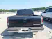 1998 Chevrolet Silverado 1500 z VIN 2GCEC19R7W1103854, wystawiony jako IAAI lot #43234033 z przebiegiem 276 944 mil mil oraz . Historia ofert i sprzedaży dostępna na DreamBid. Obrazek 16.