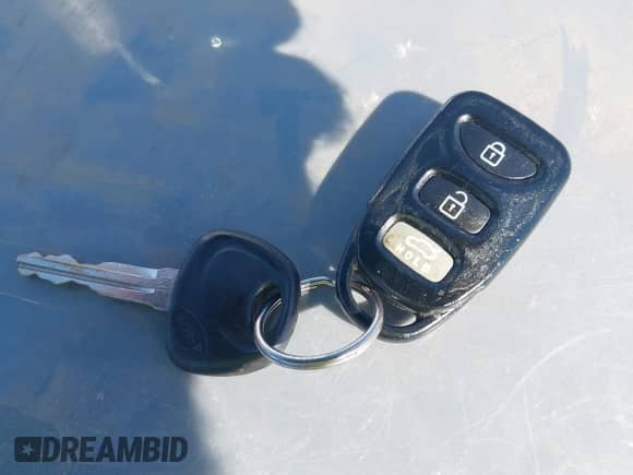 2009 Hyundai Sonata GLS с VIN 5NPET46C59H563387, выставлен на аукционе IAAI как лот 43235102 с пробегом 215 241 миль миль и . История ставок и продаж доступна на DreamBid. Изображение 11.