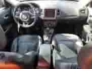 2018 Jeep Compass Trailhawk z VIN 3C4NJDDB0JT143377, wystawiony jako Copart lot #71095605 z przebiegiem 127 007 mil mil oraz Szkoda całkowita • Salvage title. Historia ofert i sprzedaży dostępna na DreamBid. Obrazek 8.