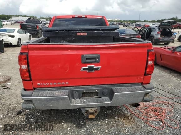 2018 Chevrolet Silverado 2500HD Work Truck z VIN 1GC2KUEG0JZ291807, wystawiony jako Copart lot #84658995 z przebiegiem 188 019 mil mil oraz Szkoda całkowita • Salvage title. Historia ofert i sprzedaży dostępna na DreamBid. Obrazek 6.