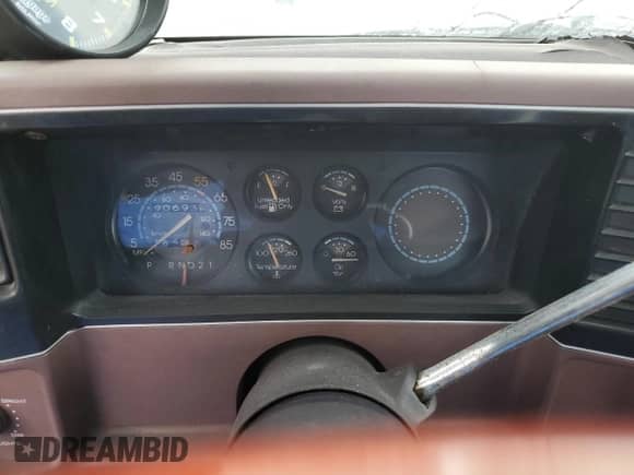 1986 Chevrolet El Camino SS с VIN 3GCCW80H8GS916332, выставлен на аукционе Copart как лот 58666075 с пробегом 90 693 миль миль и Чистый • Clean title. История ставок и продаж доступна на DreamBid. Изображение 9.
