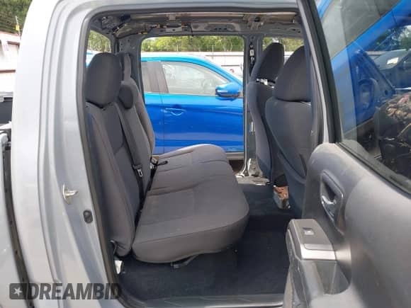 2019 Toyota Tacoma SR5 с VIN 3TMAZ5CN2KM096096, выставлен на аукционе IAAI как лот 42268939 с пробегом 82 935 миль миль и . История ставок и продаж доступна на DreamBid. Изображение 8.