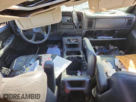 2002 Chevrolet Avalanche с VIN 3GNEC13T02G179039, выставлен на аукционе Copart как лот 86136545 с пробегом Не указан миль и На запчасти • Non repairable. История ставок и продаж доступна на DreamBid. Изображение 8.