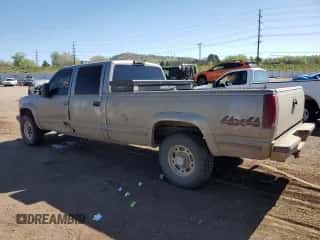 2000 Chevrolet Silverado 3500 z VIN 1GCHK33JXYF495707, wystawiony jako Copart lot #55843745 z przebiegiem 189 912 mil mil oraz Szkoda całkowita • Salvage title. Historia ofert i sprzedaży dostępna na DreamBid. Obrazek 2.