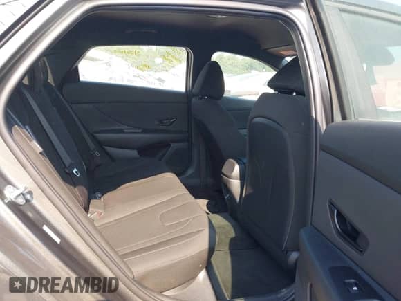 2025 Hyundai Elantra SEL Sport с VIN KMHLM4DG8SU984344, выставлен на аукционе IAAI как лот 43019471 с пробегом 6 598 миль миль и . История ставок и продаж доступна на DreamBid. Изображение 8.