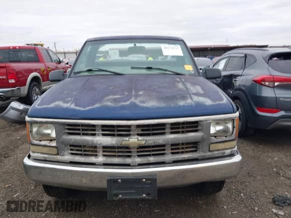 2000 Chevrolet Silverado 3500 z VIN 1GCGC34R4YR161927, wystawiony jako IAAI lot #40774233 z przebiegiem 220 558 mil mil oraz . Historia ofert i sprzedaży dostępna na DreamBid. Obrazek 12.