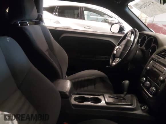 2013 Dodge Challenger SXT с VIN 2C3CDYAG7DH704245, выставлен на аукционе IAAI как лот 43250299 с пробегом Не указан миль и . История ставок и продаж доступна на DreamBid. Изображение 5.