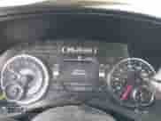 2019 Ram 1500 Big Horn z VIN 1C6RRFFG1KN796534, wystawiony jako IAAI lot #42624998 z przebiegiem 121 272 mil mil oraz . Historia ofert i sprzedaży dostępna na DreamBid. Obrazek 7.