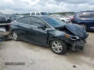 2017 Chevrolet Cruze LT z VIN 1G1BE5SM2H7128713, wystawiony jako Copart lot #83829675 z przebiegiem Nie podano mil oraz Szkoda całkowita • Salvage title. Historia ofert i sprzedaży dostępna na DreamBid. Obrazek 4.