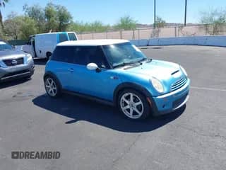 2003 MINI Hardtop S z VIN WMWRE33413TD73088, wystawiony jako IAAI lot #42521733 z przebiegiem 221 915 mil mil oraz . Historia ofert i sprzedaży dostępna na DreamBid. Obrazek 1.