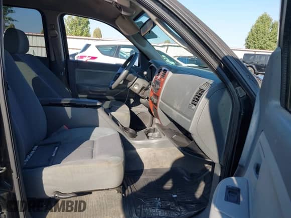 2005 Dodge Dakota SLT with VIN 1D7HW48K95S294045, listed as a IAAI auction lot 43269758 with Not provided miles and . Bid and sale history available at DreamBid. Image 5.