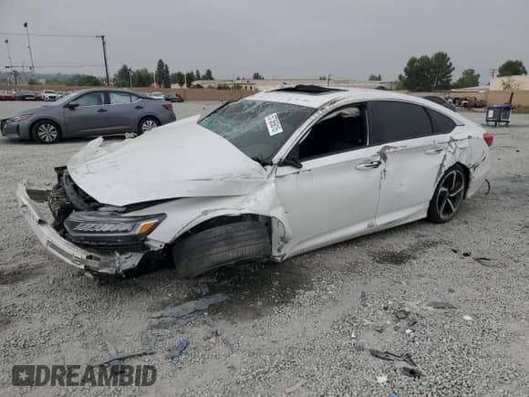 2022 Honda Accord Sport z VIN 1HGCV2F3XNA018441, wystawiony jako Copart lot #57365815 z przebiegiem 19 980 mil mil oraz Szkoda całkowita • Salvage title. Historia ofert i sprzedaży dostępna na DreamBid. Obrazek 1.