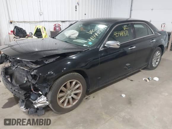 2013 Chrysler 300 C z VIN 2C3CCAET9DH580805, wystawiony jako IAAI lot #43441871 z przebiegiem 176 185 mil mil oraz . Historia ofert i sprzedaży dostępna na DreamBid. Obrazek 18.