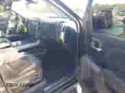 2018 Chevrolet Silverado 1500 LTZ z VIN 3GCUKSEC6JG364379, wystawiony jako IAAI lot #43445037 z przebiegiem 140 652 mil mil oraz . Historia ofert i sprzedaży dostępna na DreamBid. Obrazek 5.