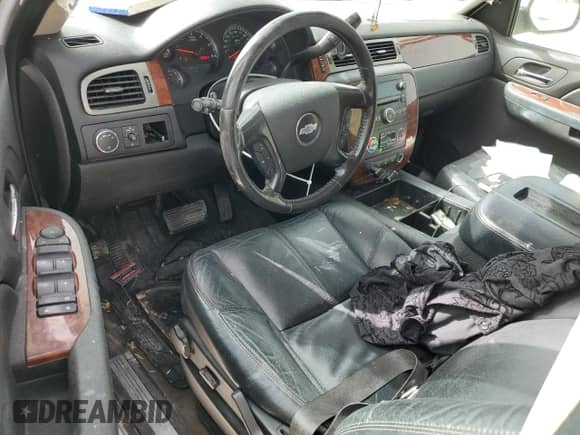 2009 Chevrolet Suburban 1LT z VIN 1GNFC26089J111267, wystawiony jako Copart lot #48253525 z przebiegiem 246 684 mil mil oraz Szkoda całkowita • Salvage title. Historia ofert i sprzedaży dostępna na DreamBid. Obrazek 8.