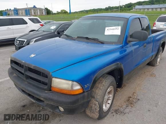 1998 Dodge Dakota SLT с VIN 1B7GL22X8WS564438, выставлен на аукционе IAAI как лот 42344252 с пробегом 137 973 миль миль и . История ставок и продаж доступна на DreamBid. Изображение 2.