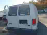 2010 Ford Econoline Cargo Commercial z VIN 1FTNE2EW1ADA99714, wystawiony jako IAAI lot #40697600 z przebiegiem 99 977 mil mil oraz . Historia ofert i sprzedaży dostępna na DreamBid. Obrazek 16.