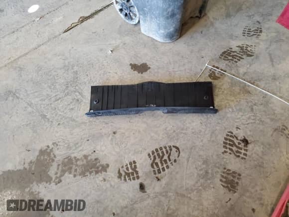 2010 Hyundai Elantra GLS с VIN KMHDU4AD4AU980594, выставлен на аукционе Copart как лот 71519535 с пробегом 97 792 миль миль и Списание • Salvage title. История ставок и продаж доступна на DreamBid. Изображение 12.