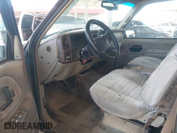 1997 Chevrolet Tahoe с VIN 1GNEK13R7VJ365039, выставлен на аукционе IAAI как лот 42884729 с пробегом 282 422 миль миль и . История ставок и продаж доступна на DreamBid. Изображение 5.