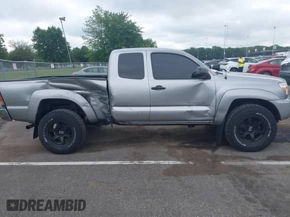 2014 Toyota Tacoma с VIN 5TFUX4EN9EX030220, выставлен на аукционе IAAI как лот 42700202 с пробегом 155 313 миль миль и . История ставок и продаж доступна на DreamBid. Изображение 13.