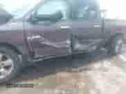 2015 Ram 1500 Lone Star z VIN 1C6RR7LM7FS603990, wystawiony jako IAAI lot #43231463 z przebiegiem 200 337 mil mil oraz . Historia ofert i sprzedaży dostępna na DreamBid. Obrazek 6.