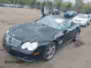 2005 Mercedes-Benz SL 500 z VIN WDBSK75F55F101501, wystawiony jako IAAI lot #43237866 z przebiegiem 136 574 mil mil oraz . Historia ofert i sprzedaży dostępna na DreamBid. Obrazek 17.