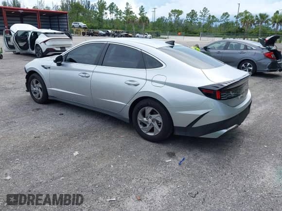 2025 Hyundai Sonata SE с VIN KMHL24JA6SA441114, выставлен на аукционе IAAI как лот 42930568 с пробегом 15 725 миль миль и . История ставок и продаж доступна на DreamBid. Изображение 3.