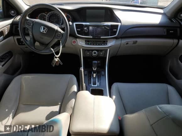 2014 Honda Accord Touring z VIN 1HGCR2F96EA805699, wystawiony jako Copart lot #70453995 z przebiegiem 222 125 mil mil oraz Czysty tytuł • Clean title. Historia ofert i sprzedaży dostępna na DreamBid. Obrazek 8.