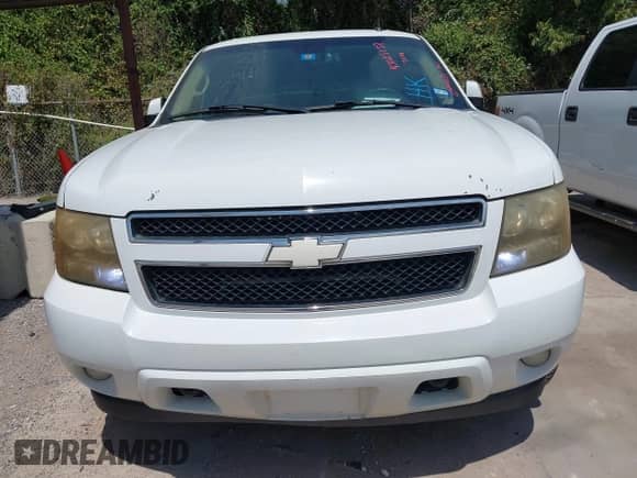 2007 Chevrolet Suburban LTZ with VIN 3GNFK16377G101075, listed as a IAAI auction lot 43025258 with Not provided miles and . Bid and sale history available at DreamBid. Image 6.