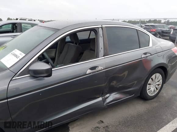 2012 Honda Accord LX z VIN 1HGCP2F31CA169658, wystawiony jako IAAI lot #43400841 z przebiegiem 284 569 mil mil oraz . Historia ofert i sprzedaży dostępna na DreamBid. Obrazek 17.