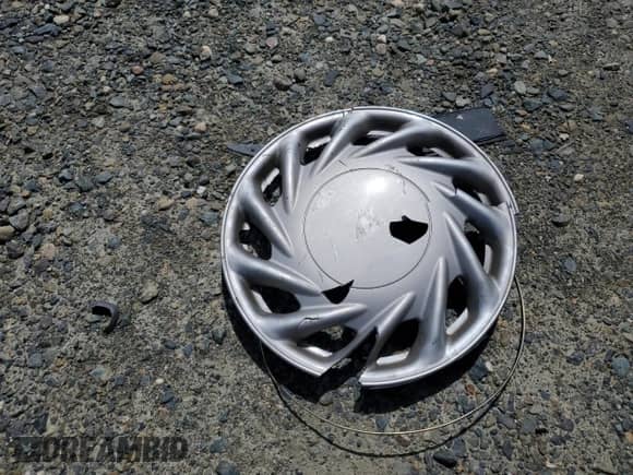 2005 Hyundai Accent GLS с VIN KMHCG45C65U576674, выставлен на аукционе Copart как лот 50726074 с пробегом 118 532 миль миль и На запчасти • Non repairable. История ставок и продаж доступна на DreamBid. Изображение 12.