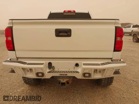 2016 Chevrolet Silverado 2500HD High Country z VIN 1GC1KXE80GF290043, wystawiony jako IAAI lot #41719644 z przebiegiem 122 715 mil mil oraz . Historia ofert i sprzedaży dostępna na DreamBid. Obrazek 16.