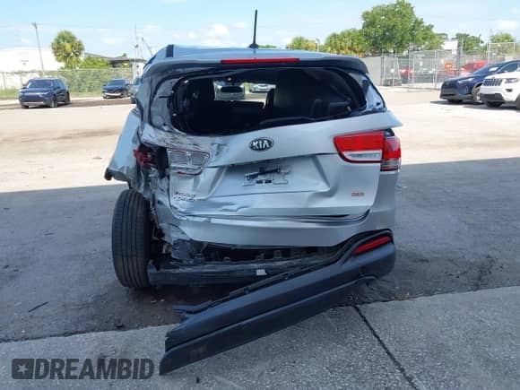 2016 Kia Sorento LX z VIN 5XYPG4A32GG061560, wystawiony jako IAAI lot #42550987 z przebiegiem 172 626 mil mil oraz . Historia ofert i sprzedaży dostępna na DreamBid. Obrazek 16.