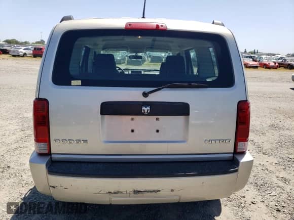 2009 Dodge Nitro SE с VIN 1D8GT28K19W541402, выставлен на аукционе Copart как лот 55525465 с пробегом 189 856 миль миль и Списание • Salvage title. История ставок и продаж доступна на DreamBid. Изображение 6.