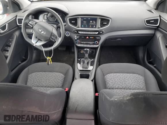 2019 Hyundai Ioniq Blue z VIN KMHC65LCXKU170646, wystawiony jako Copart lot #50733064 z przebiegiem 109 466 mil mil oraz . Historia ofert i sprzedaży dostępna na DreamBid. Obrazek 8.