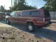 1998 Chevrolet Silverado 1500 z VIN 1GCEK19R6WE108741, wystawiony jako Copart lot #84901375 z przebiegiem 245 863 mil mil oraz Szkoda całkowita • Salvage title. Historia ofert i sprzedaży dostępna na DreamBid. Obrazek 2.